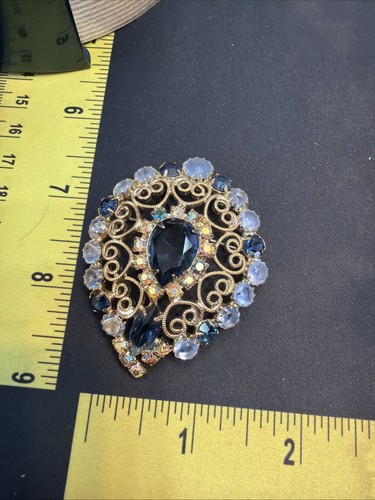 Vintage Blue Rhinestone Filigree Brooch Gold Tone
