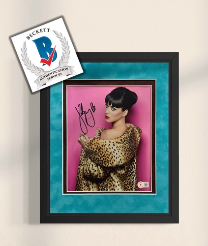 Katy Perry Signed Photo Framed 11x14 - Beckett