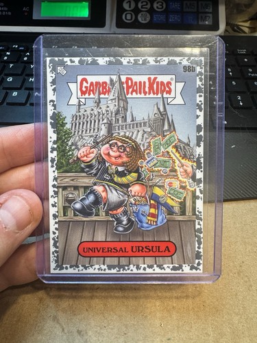Topps Garbage Pail Kids Go On Vacation 2021 Universal Ursula 98b GREY /50 RARE